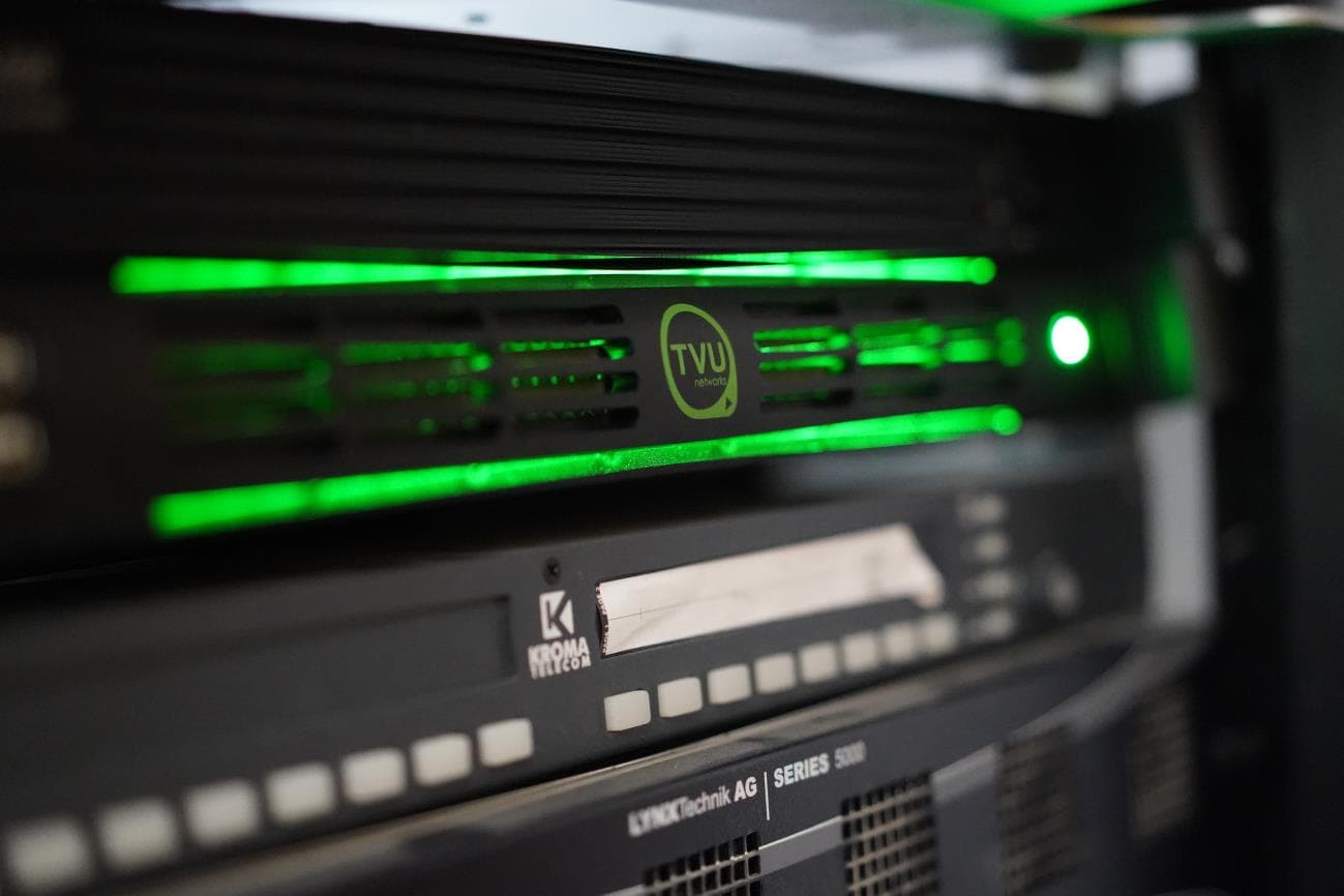 Broadcast rack
